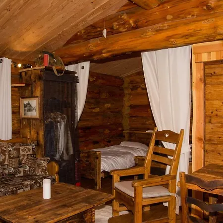 Les Du Saleve بيت للعطل